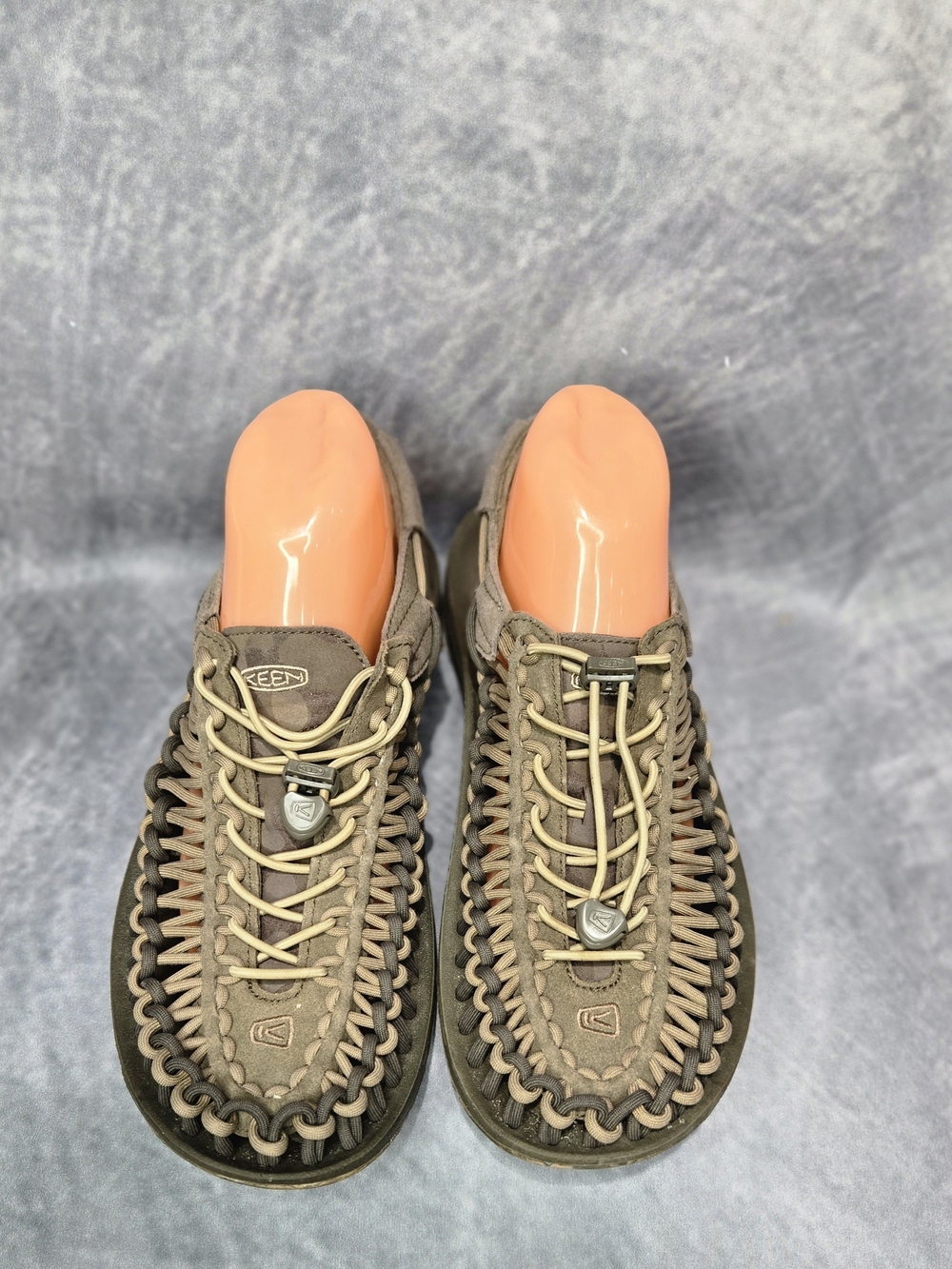 KEEN men’s Taupe UNEEK Hybrid Sandal